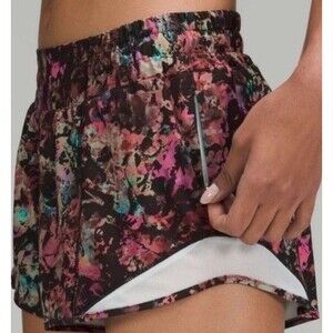 Lululemon Size 10 Hotty Hot Shorts Low Rise 4" Multicolor Floral